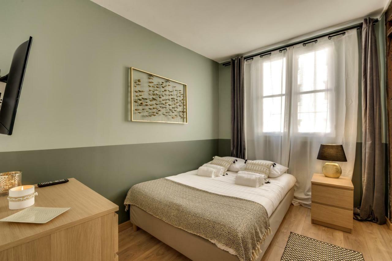 Beautiful Triplex In The Center Of Paris Apartment Exterior photo